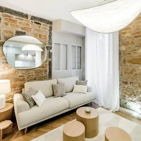Aparthotel Hypercentre Les Cordeliers 4*